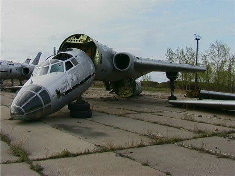 abandoned-russian-airplane-5.jpg