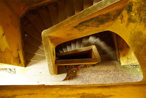 abandoned-bokor-hill-hotel-stairs abandoned bokor hill hotel stairs