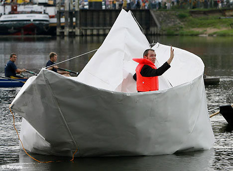Fluid Designs: 12 (More) Water Vehicles to Float Your Boat | Urbanist