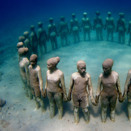 Swimmingly: 79 Unique & Awesome Underwater Sculptures - WebUrbanist