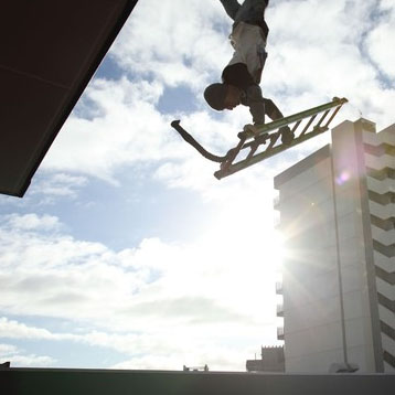 Pomparkour: New Urban Free Running Sport with Ladders - WebUrbanist