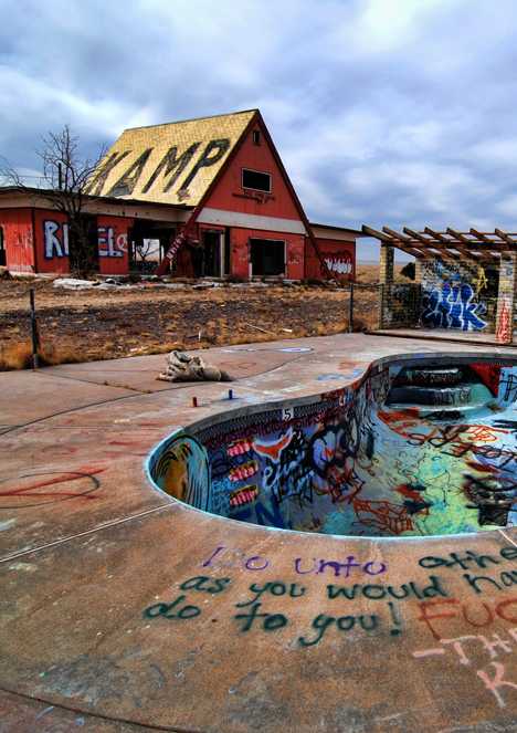 Two Guns Arizona abandoned swimming pool graffiti