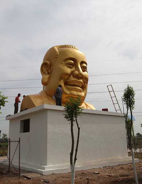 China Luoyang golden Buddha entrepreneur head statue 
