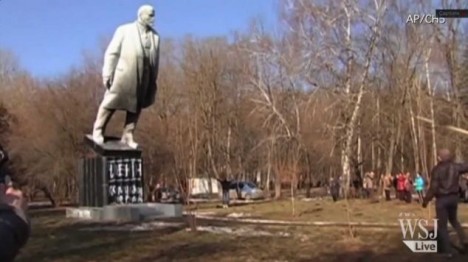 smashed statue Lenin Ukraine