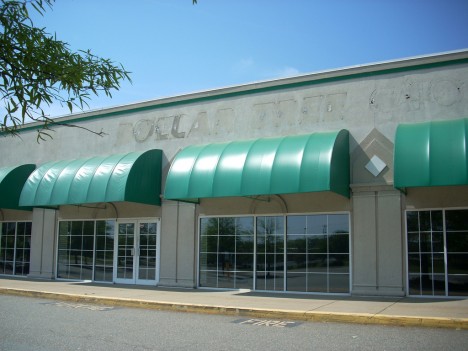 abandoned closed Dollar Tree store 1a
