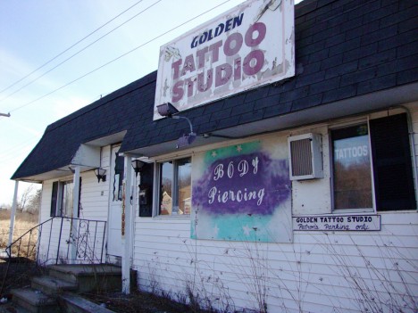abandoned tattoo shop 3b