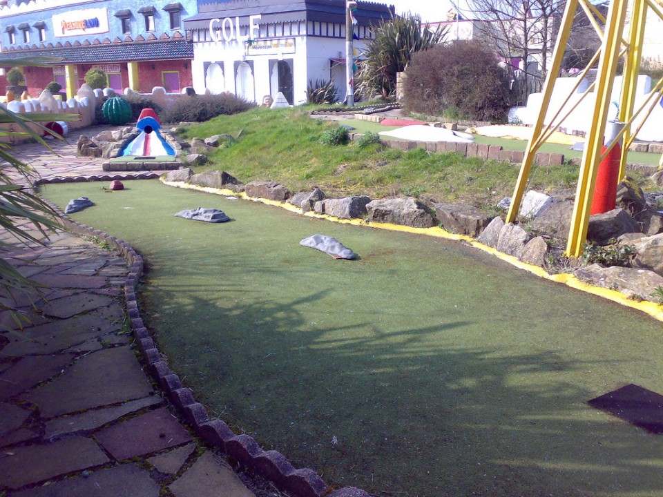 places to play putt putt in greenville sc