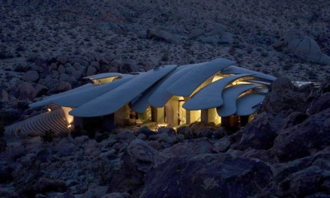 spaceship desert house 2