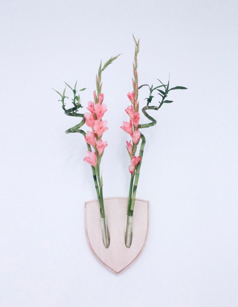 wall mounted flower pink