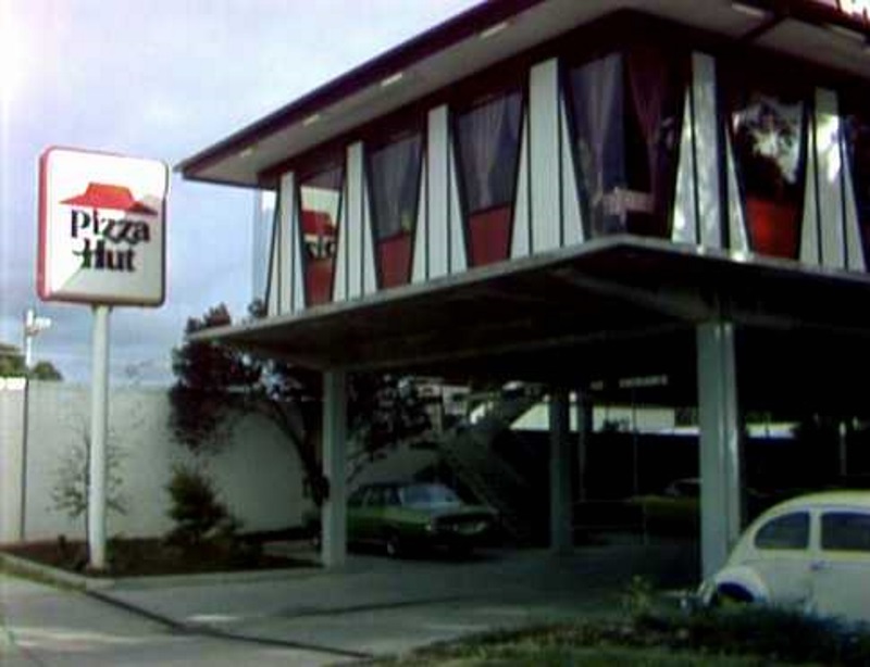 Pizza Hurt: 12 Stale & Crusty Abandoned Pizza Hut Stores | Urbanist