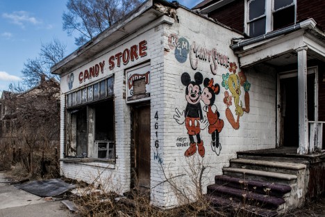 abandoned-candy-store-9a