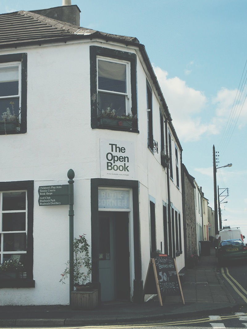 Book Renting Store Bookshop B&B: Novel Vacation Loft Lets You Run Storefront Below | Urbanist