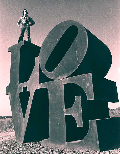 3D Four Letter Words: Robert Indiana’s LOVE Sculptures - WebUrbanist