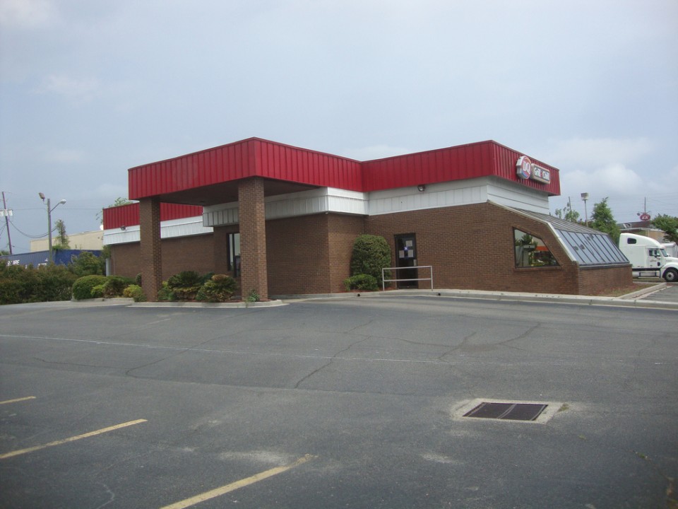 Out Cold: 12 Closed & Abandoned Dairy Queen Stores | Urbanist