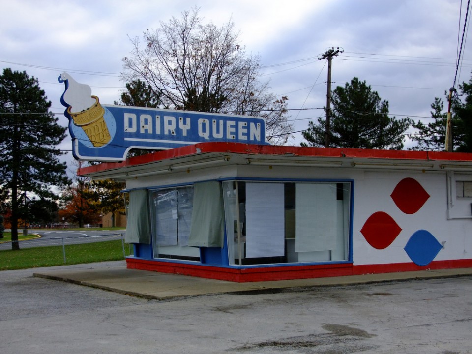 Out Cold 12 Closed & Abandoned Dairy Queen Stores Urbanist