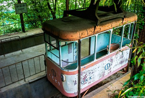 abandoned-okutama-cable-car1