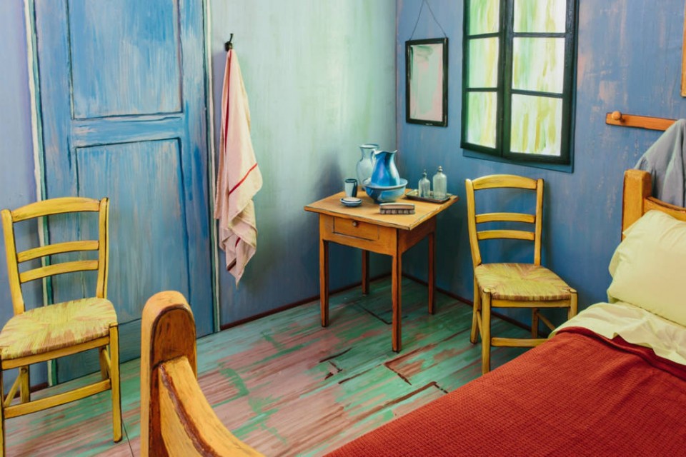 Van Gogh’s Iconic Bedroom Brought to Life & Available to Rent Urbanist