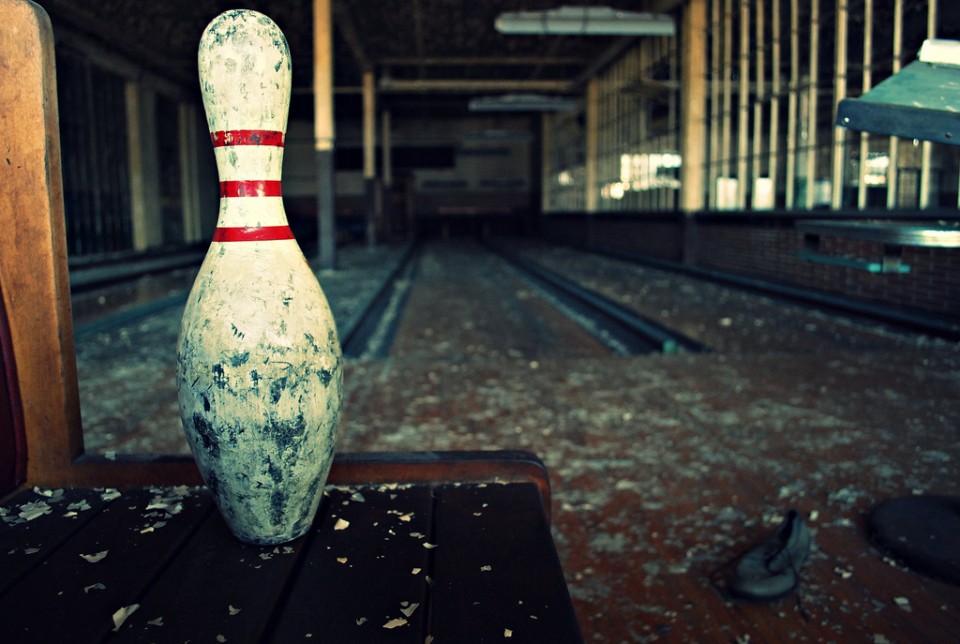 Pinned Down: 10 More Abandoned Bowling Alleys - WebUrbanist