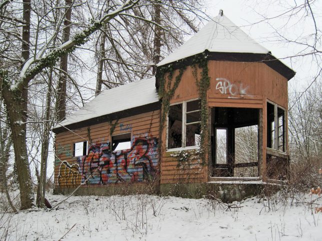 abandoned-bathhouses-11c