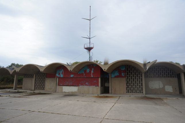 abandoned-bathhouses-3b