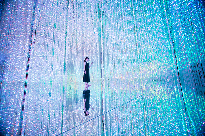 Crystal Universe: Digital Maze Invites You To Immerse Yourself In Light 