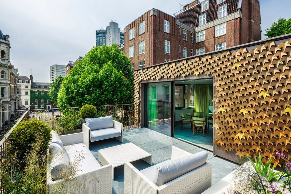 Fashionable Facades 15 Buildings That Put On An Artistic Face Urbanist