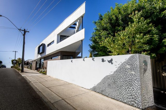 odd-shaped-houses-mount-lawley-1