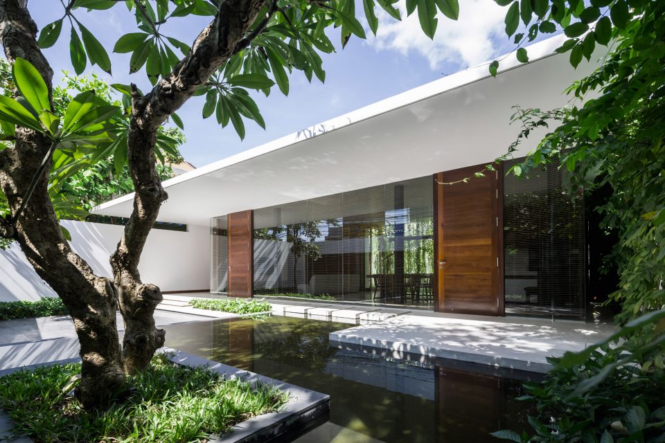 Modern Babylon: Hanging Plants Serve as Green Walls & Window Shades ...