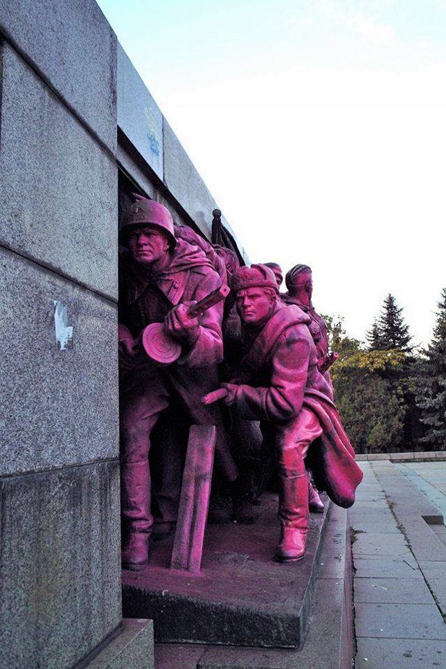 soviet-army-monument-5c