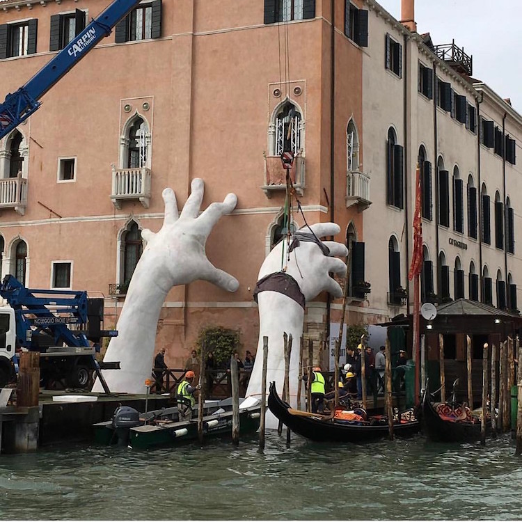 Helping Hands: “Support” Sculpture Braces Venetian Architecture From ...