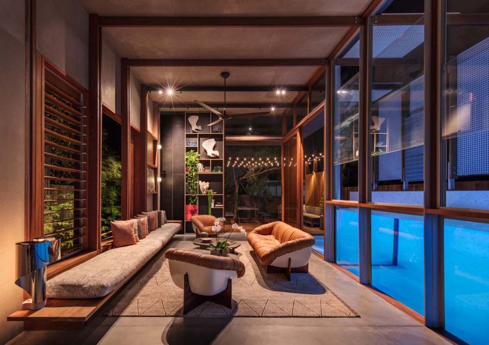 Modern Homes for Mermaids: 12 Houses Built Around Swimming Pools | Urbanist