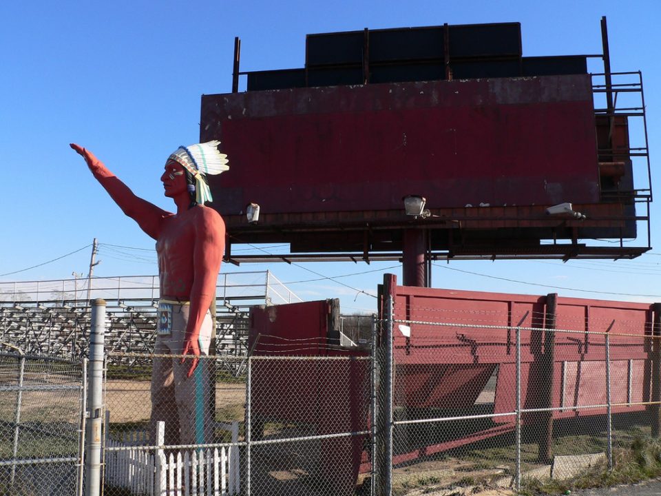 Advertising Giants America’s Amazing Muffler Men Urbanist