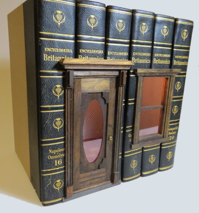 Book Boxes: Vintage-Style Dollhouses Made of Hollowed-Out 