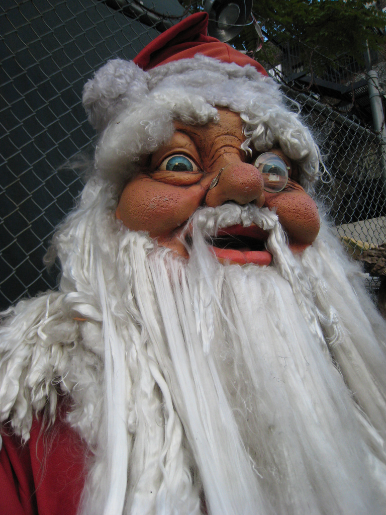 Satan Claus 10 More Scary And Creepy Santa Statues Urbanist