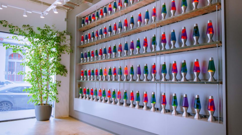 fluid-dynamics-how-a-wall-of-lava-lamps-helps-encrypt-10-of-the