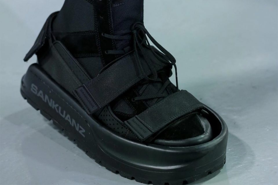 Meta-Footwear: Sneaker Protectors, So You Can Have Shoes for Your Shoes ...