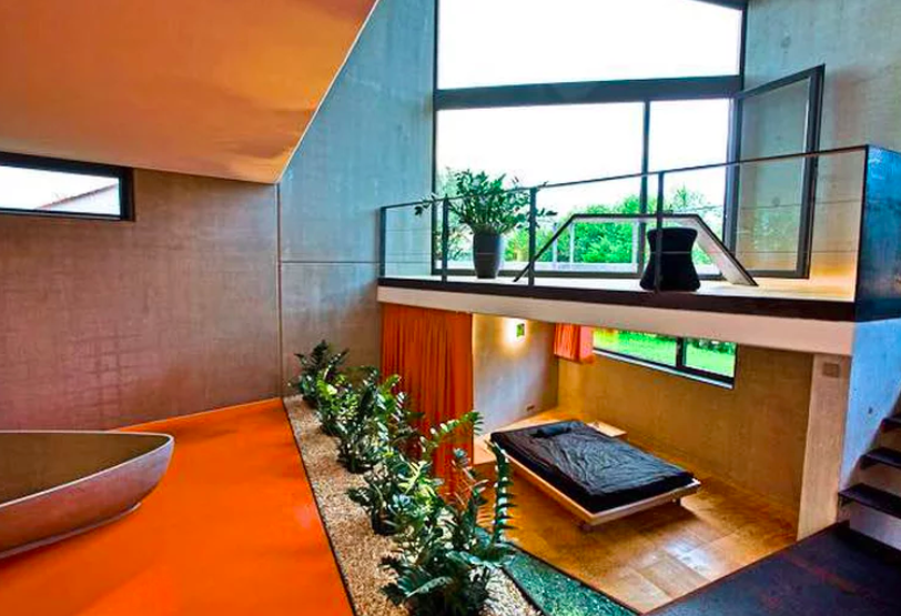 Who Needs Walls? 13 Split Level Interior Layouts Maximize Small Spaces ...