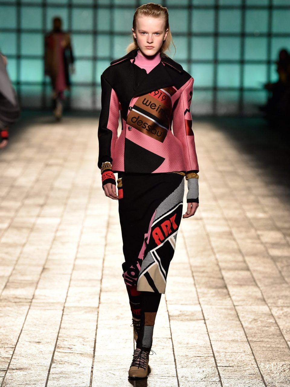Architectural Fashion: Hybrid Outfits Combine Bauhaus with Arts ...