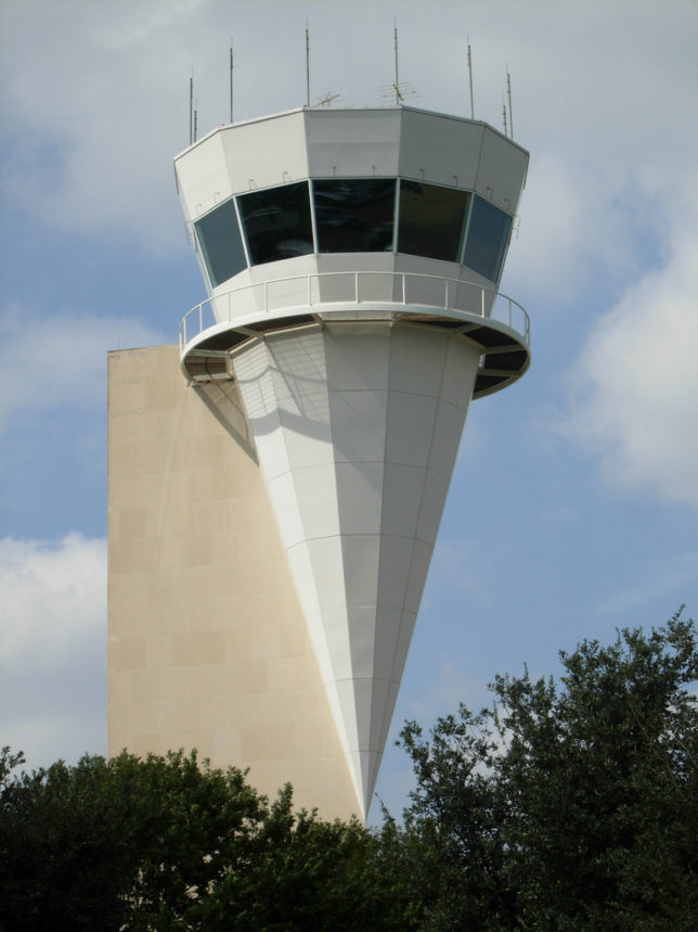 In Plane Sight: The Fort Worth Alliance Airport ATC Tower - WebUrbanist